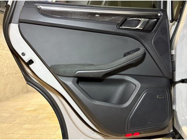 マカン マカンGTS 新車保証/1オーナー/GTSスポーツパッケージ/パノラマルーフ/BOSE/PSCB/PDLS Plus/スポーツシート18way電動/レーンキーピングアシスト/シートヒーター/パワーステアリングプラス(28枚目)
