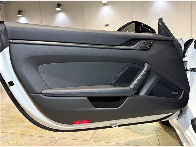 ９１１ ９１１カレラＴ　カブリオレ　Ｔ　カブリオレ・オプション：２１５・スポーツデザインＰＫＧ・２０／２１カレラＳホイール・ＨＤマトリックスＬＥＤヘッドライト・ＥｘｃｌｕｓｉｖｅＤｅｓｉｇｎテールライト・ＢＯＳＥ・パワーステアリング＋（19枚目）