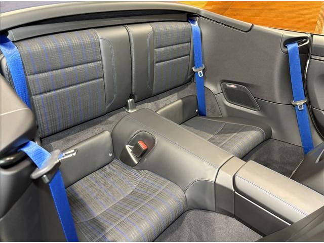 ９１１ ９１１カレラＴ　カブリオレ　Ｔ　カブリオレ・オプション：２１５・スポーツデザインＰＫＧ・２０／２１カレラＳホイール・ＨＤマトリックスＬＥＤヘッドライト・ＥｘｃｌｕｓｉｖｅＤｅｓｉｇｎテールライト・ＢＯＳＥ・パワーステアリング＋（25枚目）