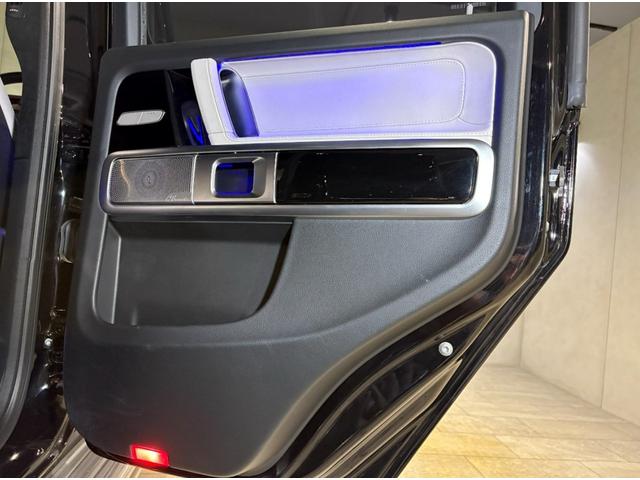 Gクラス G400d AMGライン G manufaktur program/新車保証/AMGライン/ラグジュアリーパッケージ/アダプティブダンピングシステム/ボディ同色スペアタイヤリング/ベンチレーター・ヒーター/Burmester(24枚目)