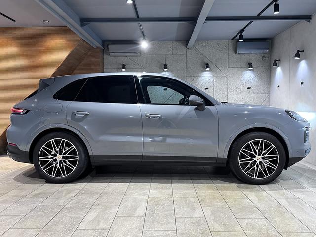 カイエン ベースグレード　オプション２３１・レジェンズカラー・スポーツクロノＰＫＧ・ＲＳ　ＳｐｙｄｅｒデザインＡＷ・１４Ｗａｙコンフォートシート・ベンチレーション・ＨＤマトリックスＬＥＤヘッドライト・パッセンジャーディスプレイ（9枚目）