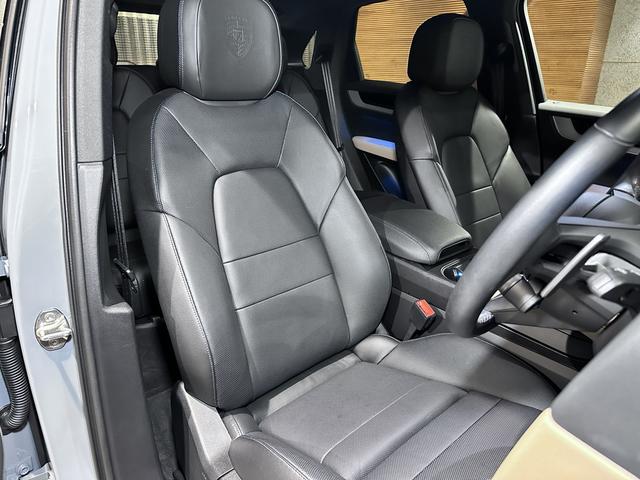 カイエン ベースグレード　オプション２３１・レジェンズカラー・スポーツクロノＰＫＧ・ＲＳ　ＳｐｙｄｅｒデザインＡＷ・１４Ｗａｙコンフォートシート・ベンチレーション・ＨＤマトリックスＬＥＤヘッドライト・パッセンジャーディスプレイ（16枚目）