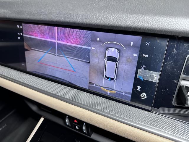 カイエン ベースグレード　オプション２３１・レジェンズカラー・スポーツクロノＰＫＧ・ＲＳ　ＳｐｙｄｅｒデザインＡＷ・１４Ｗａｙコンフォートシート・ベンチレーション・ＨＤマトリックスＬＥＤヘッドライト・パッセンジャーディスプレイ（33枚目）