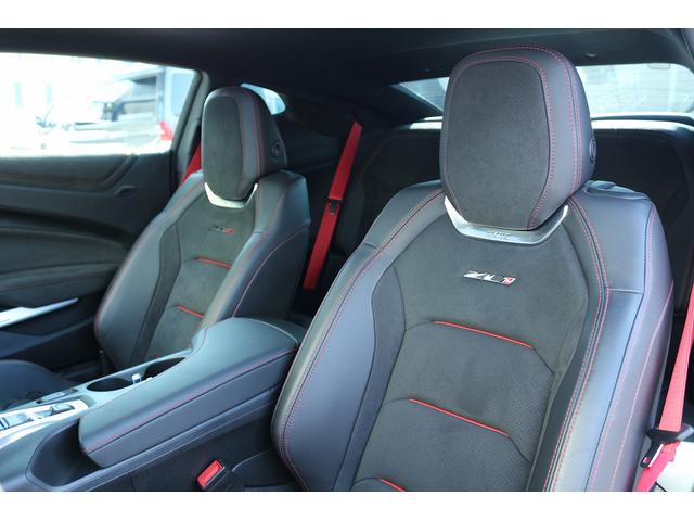 新車並行車 プロテクションフィルムマットブラック 純正ブレンボブレーキ スーパーチャージャーエンジン アイバッハローダウン サンルーフ カーボンボンネット アップルカープレー 純正レカロシート(16枚目)