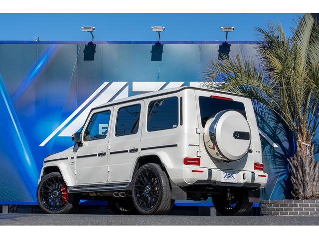 Ｇクラス Ｇ６３　ＡＭＧレザーエクスクルーシブパッケージ　ＡＭＧレザーエクスクルーシブＰＫＧ　カーボンインテリアＰＫＧ　ブルメスターサウンドシステム　３６０°カメラ　サンルーフ　ＳＫＹＦＯＲＧＥＤモノブロック２３インチＡＷ（3枚目）