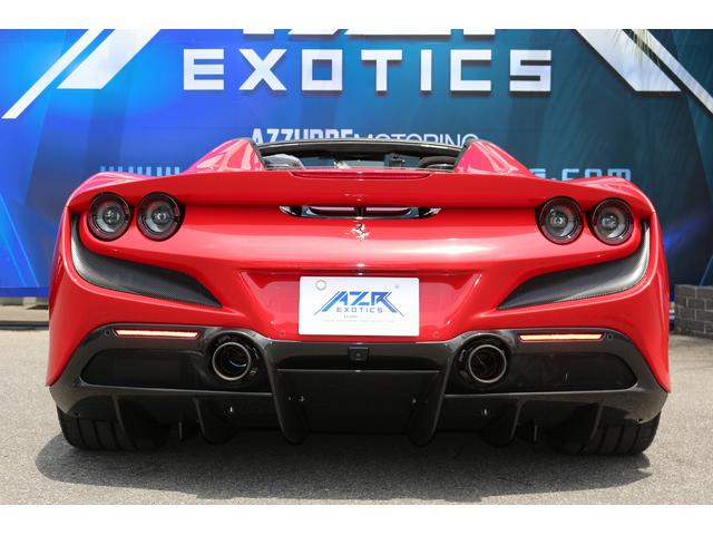 リアディフューザーもカーボンとなっております！マフラーは純正となっておりますが社外へ交換も可能となっておりますのでご相談ください！