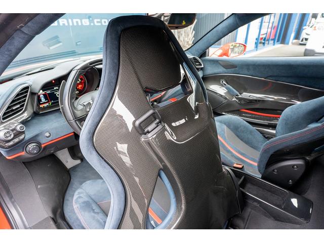 ４８８ピスタ ベースグレード　正規ディーラー車　ロッソコルサ　カーボンエクステリア　カーボンインテリア　チタン製エキゾーストパイプ　フロントリフター　フロント＆リアカメラ　２０インチ鍛造ホイール　レーシングシートリフター（15枚目）