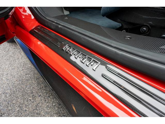 ４８８ピスタ ベースグレード　正規ディーラー車　ロッソコルサ　カーボンエクステリア　カーボンインテリア　チタン製エキゾーストパイプ　フロントリフター　フロント＆リアカメラ　２０インチ鍛造ホイール　レーシングシートリフター（17枚目）