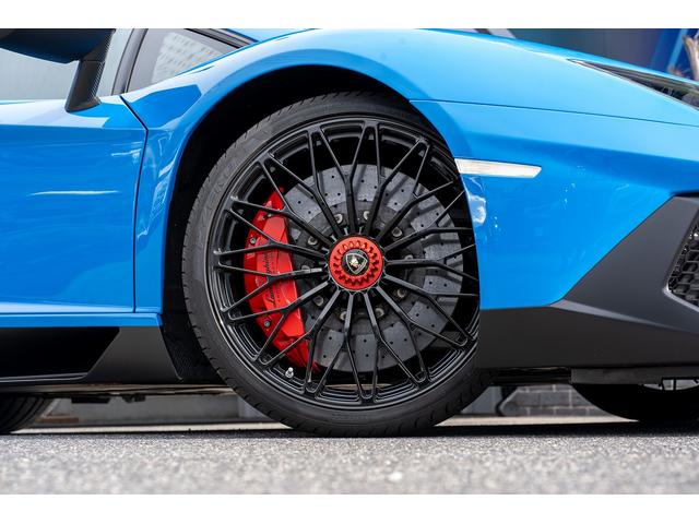 �����z�C�[���I�^�C���T�C�Y�͂e���F�Q�T�T�^�R�O�y�q�Q�O�A�q���F�R�T�T�^�Q�T�y�q�Q�P�@���b�h�L�����p�[�ɂȂ��Ă��葫�����������ł��I