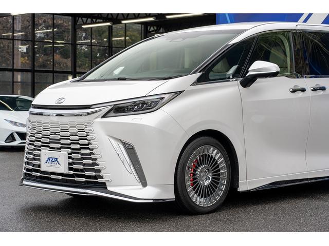 �t�����g�O�����͑傫����ۓI�ȃf�U�C���ƂȂ��Ă���܂��B�{�f�B�J���[�̓O���t�@�C�g�u���b�N�K���X�t���[�N�ƂȂ�܂��̂Ń������������悤���Y��ȓh���ɂȂ�܂��B