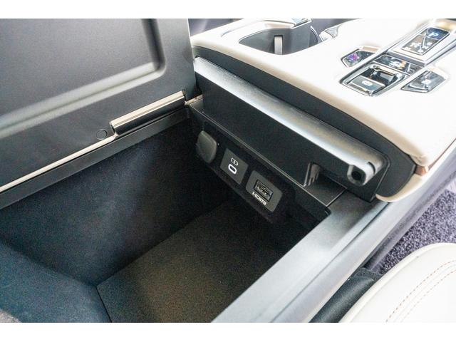 �Z���^�[�R���\�[���ɂ͂��������[�d��������Ă���܂��I�g�c�l�h�[�q��������Ă���܂��̂ł��D�݂̃��f�B�A���������������܂��I