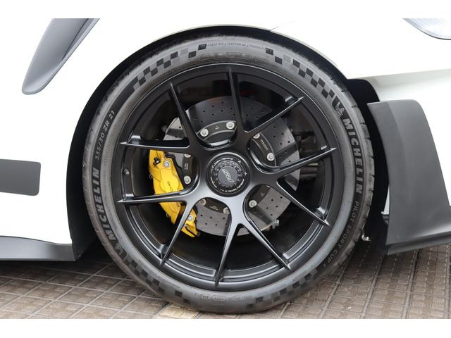 ９１１ ９１１ＧＴ３ＲＳ　左ハンドル　ヴァイザッハＰＫＧ　フロントアクスル　ＰＣＣＢ　登録済み未使用車　ポルシェダイナミックライトシステム　軽量鍛造マグネシウムホイール　サテン　ブラック塗装（17枚目）