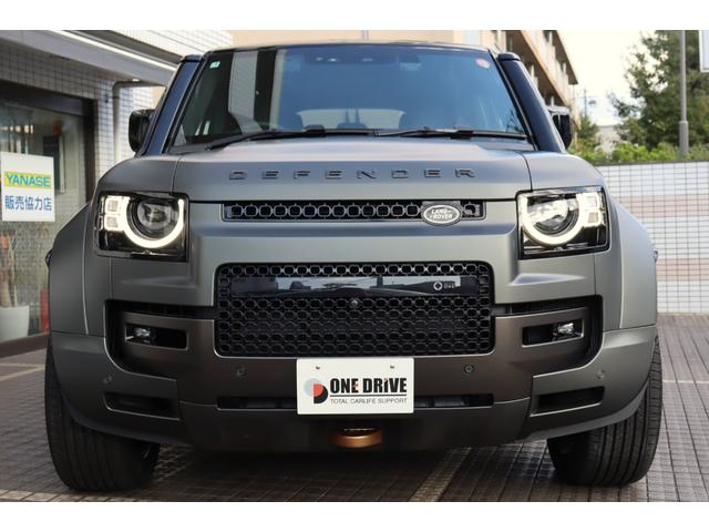 ディフェンダー オクタ　エディションワン　限定９０台　マットグリーン　カーボンファイバーツインレイズドエアインテーク　ワンオーナー　ユーザー買取車　ディプロイアブルサイドステップキット（6枚目）