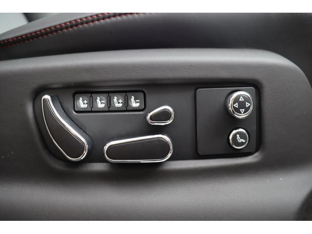 ベンテイガ Ｖ８　４シーターコンフォートスペック　Ｍｕｌｌｉｎｅｒドライビングスペック　ベンテイガブラックスペック　カーボンファイバーフェイシアとドアウエストレール（27枚目）