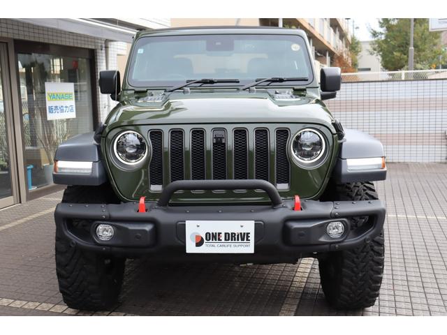ジープ・ラングラー ルビコン・ソフトトップ ワンオーナー 限定100台 専用色サージグリーンクリアコート プレミアム サンライダーソフトトップ 1941ボディサイドストライプ(5枚目)
