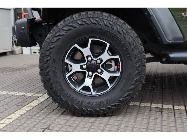 ジープ・ラングラー ルビコン・ソフトトップ ワンオーナー 限定100台 専用色サージグリーンクリアコート プレミアム サンライダーソフトトップ 1941ボディサイドストライプ(10枚目)