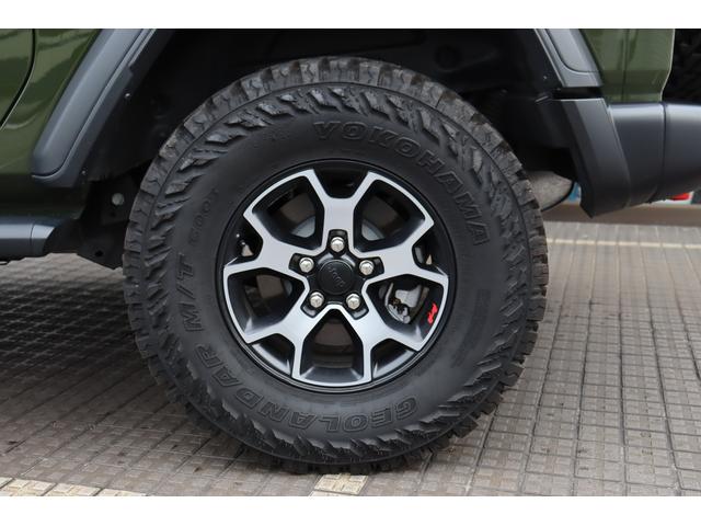 ジープ・ラングラー ルビコン・ソフトトップ ワンオーナー 限定100台 専用色サージグリーンクリアコート プレミアム サンライダーソフトトップ 1941ボディサイドストライプ(11枚目)