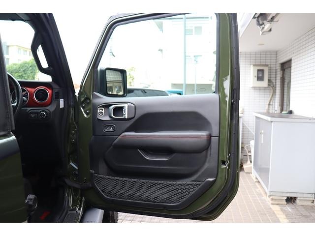 ジープ・ラングラー ルビコン・ソフトトップ ワンオーナー 限定100台 専用色サージグリーンクリアコート プレミアム サンライダーソフトトップ 1941ボディサイドストライプ(17枚目)