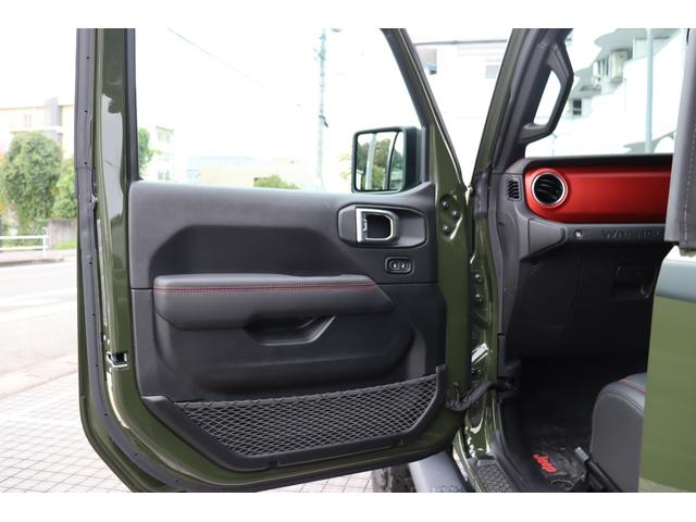 ジープ・ラングラー ルビコン・ソフトトップ ワンオーナー 限定100台 専用色サージグリーンクリアコート プレミアム サンライダーソフトトップ 1941ボディサイドストライプ(34枚目)