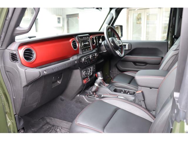 ジープ・ラングラー ルビコン・ソフトトップ ワンオーナー 限定100台 専用色サージグリーンクリアコート プレミアム サンライダーソフトトップ 1941ボディサイドストライプ(35枚目)