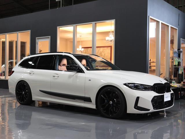 ３シリーズ Ｍ３４０ｉ　ｘＤｒｉｖｅツーリング　後期　黒１９ＡＷ　コニャックシ－トＨ　無鈑金　禁煙　グリル／Ｒスポ／サイドデカ－ル　ルーフカ－ボンラッピング　アイバッハサス　スペ－サ－　Ｍブレ－キ　純正カ－プレイ対応ナビ３６０カメラＴＶ　３８７ｐｓ（3枚目）