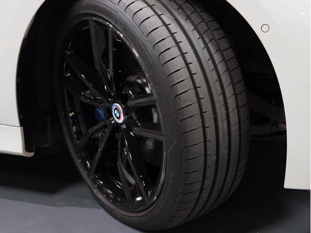 ３シリーズ Ｍ３４０ｉ　ｘＤｒｉｖｅツーリング　後期　黒１９ＡＷ　コニャックシ－トＨ　無鈑金　禁煙　グリル／Ｒスポ／サイドデカ－ル　ルーフカ－ボンラッピング　アイバッハサス　スペ－サ－　Ｍブレ－キ　純正カ－プレイ対応ナビ３６０カメラＴＶ　３８７ｐｓ（10枚目）