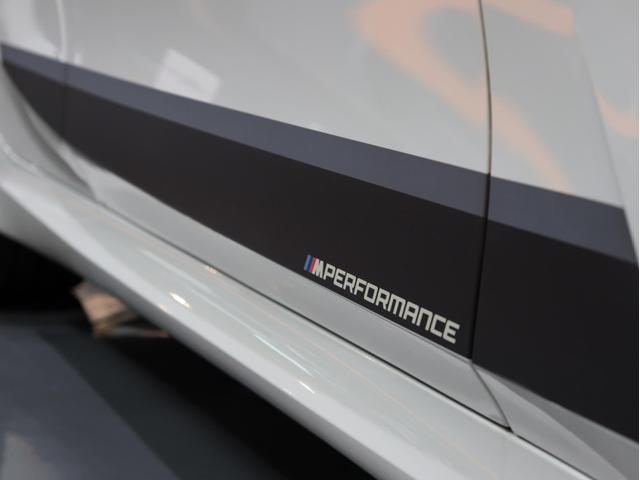 ３シリーズ Ｍ３４０ｉ　ｘＤｒｉｖｅツーリング　後期　黒１９ＡＷ　コニャックシ－トＨ　無鈑金　禁煙　グリル／Ｒスポ／サイドデカ－ル　ルーフカ－ボンラッピング　アイバッハサス　スペ－サ－　Ｍブレ－キ　純正カ－プレイ対応ナビ３６０カメラＴＶ　３８７ｐｓ（26枚目）