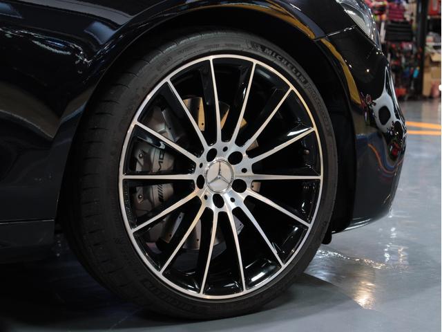 Eクラスステーションワゴン E43 4マチック ステーションワゴン 下取 パノラマSR マキア-トベ-ジュ革シ-ト 前後シ-トH アンビライト 黒パナメリカ-ナグリル ル-フレ-ルラッピング カ-プレイ付ナビ/360カメラ ACC/レ-ンキ-プ/BSM 禁煙車 無鈑金(7枚目)