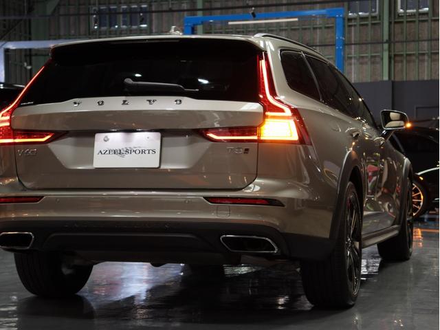Ｖ６０ クロスカントリー　Ｔ５　ＡＷＤ　プロ　レア色／アンバー革　黒１９ＡＷ＆ルーフレール　ハーマンカードン　マッサージエアシート／Ｈ　ＣａｒＰｌａｙ対応ナビ／ＴＶ／３６０カメラ　インテリアセーフ　ＡＣＣ／ＢＬＩＳ　ＨＵＤ　ステアＨ　無鈑金　禁煙（12枚目）