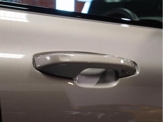 Ｖ６０ クロスカントリー　Ｔ５　ＡＷＤ　プロ　レア色／アンバー革　黒１９ＡＷ＆ルーフレール　ハーマンカードン　マッサージエアシート／Ｈ　ＣａｒＰｌａｙ対応ナビ／ＴＶ／３６０カメラ　インテリアセーフ　ＡＣＣ／ＢＬＩＳ　ＨＵＤ　ステアＨ　無鈑金　禁煙（22枚目）