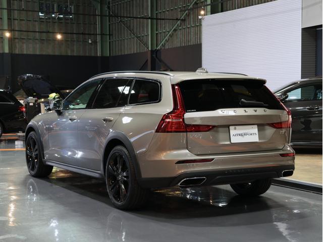 Ｖ６０ クロスカントリー　Ｔ５　ＡＷＤ　プロ　レア色／アンバー革　黒１９ＡＷ＆ルーフレール　ハーマンカードン　マッサージエアシート／Ｈ　ＣａｒＰｌａｙ対応ナビ／ＴＶ／３６０カメラ　インテリアセーフ　ＡＣＣ／ＢＬＩＳ　ＨＵＤ　ステアＨ　無鈑金　禁煙（30枚目）