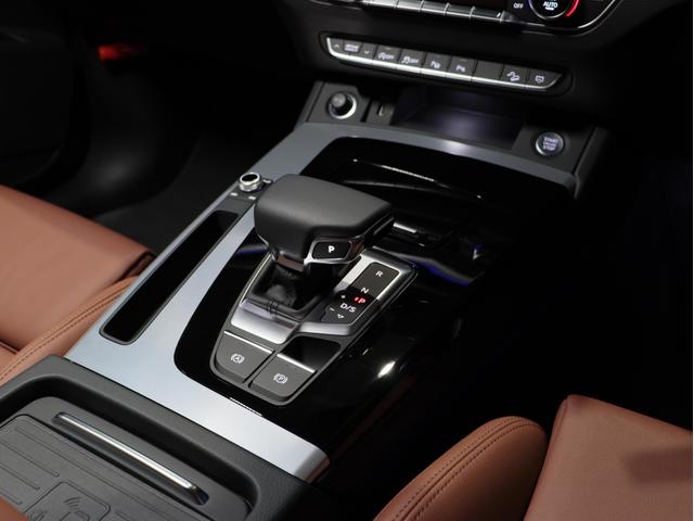 Ｑ５スポーツバック ４０ＴＤＩクワトロ　アドバンスド　１オナ　新車保証／フリ－ウェイ　黒１９ＡＷ　ブラックスタイリングＰＫＧ　マトリクスＬＥＤ　茶革／前後シ－トＨ　ステアＨ　純正カ－プレイ対応ナビ　置くだけ充電　ＡＣＣ／レ－ンキ－プ＆サイド　無鈑金　禁煙（24枚目）