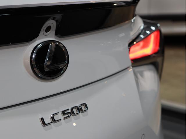 LC LC500 Sパッケージ 無鈑金 TRDエアロ ダークローズアルカンタラコンビシート 純正21AW カーボンルーフ 3眼LED 純正ナビ/地デジ/BT/Bカメラ/パークセンサー スマートキー V8 477馬力 車庫保管 禁煙(19枚目)