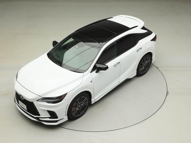 ＲＸ ＲＸ５００ｈ　Ｆスポーツパフォーマンス　ＣＰＯ　レクサス認定中古車　ＦＳＰＯＲＴ専用オレンジブレーキキャリパー　パノラマルーフ　ルーフレール　ＦＳＰＯＲＴ専用２１インチダークメタリック塗装アルミ（11枚目）