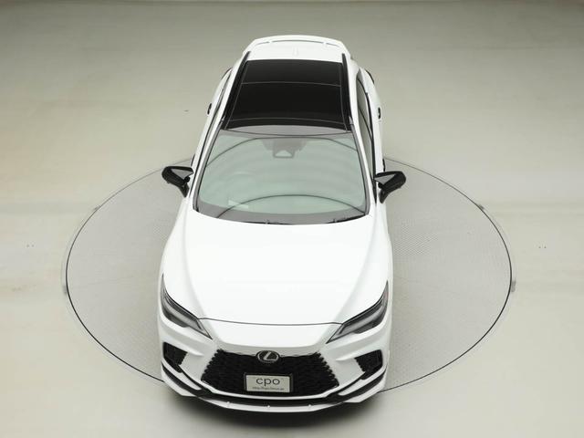ＲＸ ＲＸ５００ｈ　Ｆスポーツパフォーマンス　ＣＰＯ　レクサス認定中古車　ＦＳＰＯＲＴ専用オレンジブレーキキャリパー　パノラマルーフ　ルーフレール　ＦＳＰＯＲＴ専用２１インチダークメタリック塗装アルミ（18枚目）