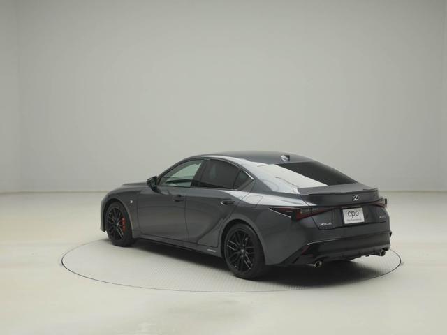 ＩＳ ＩＳ３００ｈ　ＦスポーツモードブラックＩＩＩ　ＣＰＯ　レクサス認定中古車　マークレビンソン　ＦＳＰＯＲＴ専用オレンジブレーキキャリパー　ムーンルーフ　パノラミックビューモニター　ドライブレコーダー（5枚目）