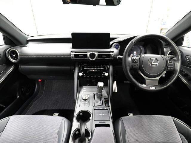 ＩＳ ＩＳ３００ｈ　ＦスポーツモードブラックＩＩＩ　ＣＰＯ　レクサス認定中古車　マークレビンソン　ＦＳＰＯＲＴ専用オレンジブレーキキャリパー　ムーンルーフ　パノラミックビューモニター　ドライブレコーダー（19枚目）