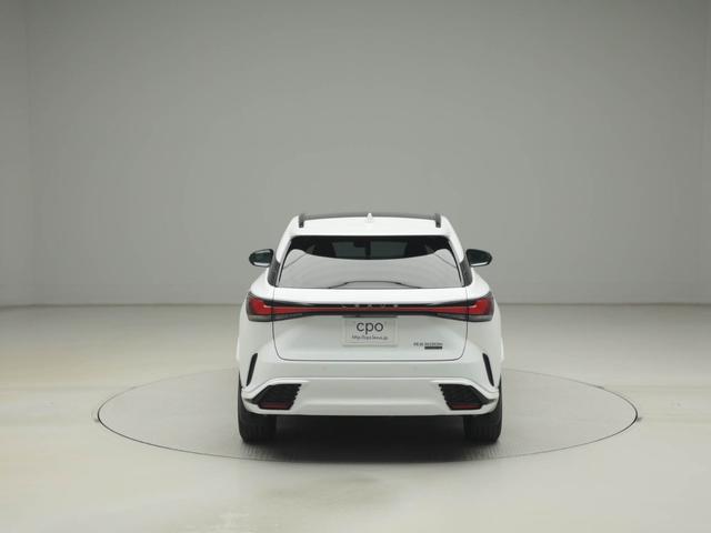 RX RX500h Fスポーツパフォーマンス RX500h Fスポーツパフォーマンス(5名) CPO レクサス認定中古車 マークレビンソン パノラマルーフ 輻射ヒーター(運転席・助手席) ルーフレール 21インチダークメタリック塗装アルミホイール(6枚目)