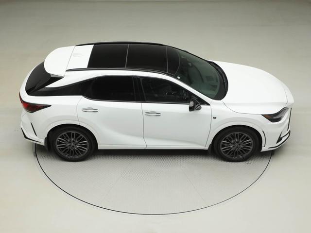 RX RX500h Fスポーツパフォーマンス RX500h Fスポーツパフォーマンス(5名) CPO レクサス認定中古車 マークレビンソン パノラマルーフ 輻射ヒーター(運転席・助手席) ルーフレール 21インチダークメタリック塗装アルミホイール(16枚目)