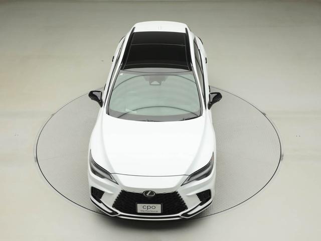 RX RX500h Fスポーツパフォーマンス RX500h Fスポーツパフォーマンス(5名) CPO レクサス認定中古車 マークレビンソン パノラマルーフ 輻射ヒーター(運転席・助手席) ルーフレール 21インチダークメタリック塗装アルミホイール(18枚目)