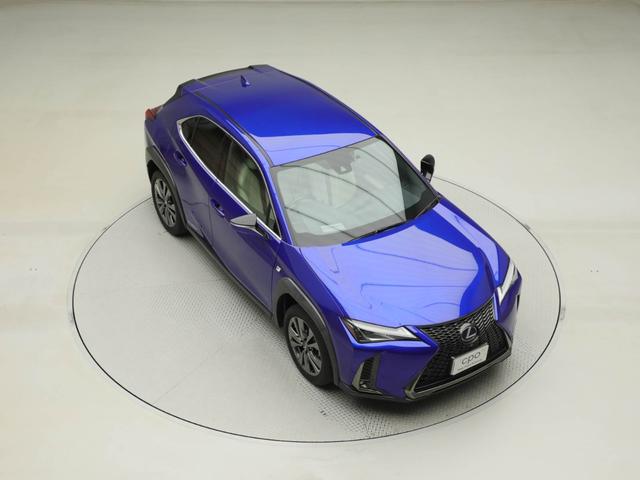 UX UX250h Fスポーツ CPO レクサス認定中古車 タイヤ4本新品 パノラミックビューモニター カラーヘッドアップディスプレイ ドライブレコーダー ブラインドスポットモニター(17枚目)