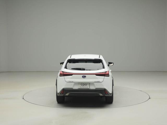UX UX250h Fスポーツ CPO レクサス認定中古車 FSPORT専用本革シート 三眼フルLEDヘッドランプ ブラインドスポットモニター カラーヘッドアップディスプレイ(6枚目)
