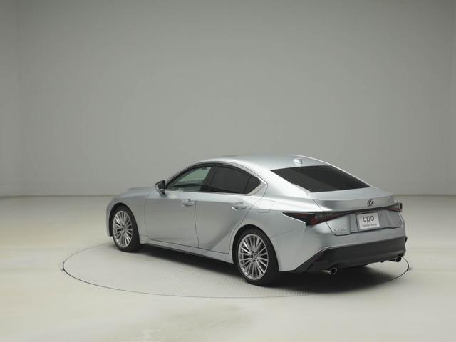 IS IS300h バージョンL CPO レクサス認定中古車 ムーンルーフ パノラミックビューモニター ウィンドウフィルム ブラインドスポットモニター パーキングサポートブレーキ ドライブレコーダー(5枚目)