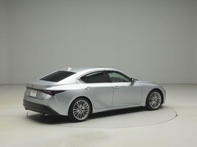 IS IS300h バージョンL CPO レクサス認定中古車 ムーンルーフ パノラミックビューモニター ウィンドウフィルム ブラインドスポットモニター パーキングサポートブレーキ ドライブレコーダー(7枚目)