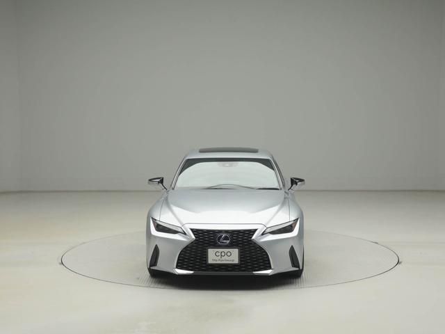 IS IS300h バージョンL CPO レクサス認定中古車 ムーンルーフ パノラミックビューモニター ウィンドウフィルム ブラインドスポットモニター パーキングサポートブレーキ ドライブレコーダー(10枚目)