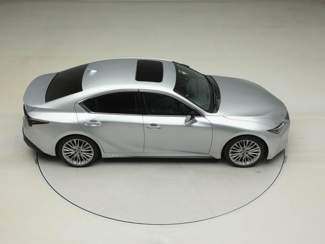 IS IS300h バージョンL CPO レクサス認定中古車 ムーンルーフ パノラミックビューモニター ウィンドウフィルム ブラインドスポットモニター パーキングサポートブレーキ ドライブレコーダー(16枚目)