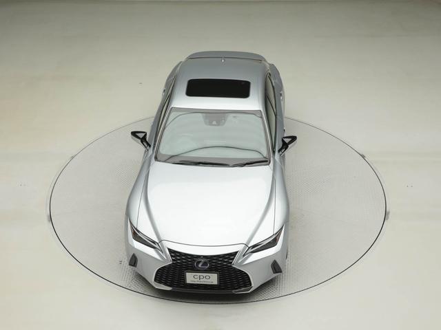 IS IS300h バージョンL CPO レクサス認定中古車 ムーンルーフ パノラミックビューモニター ウィンドウフィルム ブラインドスポットモニター パーキングサポートブレーキ ドライブレコーダー(18枚目)