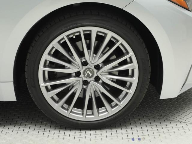 IS IS300h バージョンL CPO レクサス認定中古車 ムーンルーフ パノラミックビューモニター ウィンドウフィルム ブラインドスポットモニター パーキングサポートブレーキ ドライブレコーダー(31枚目)