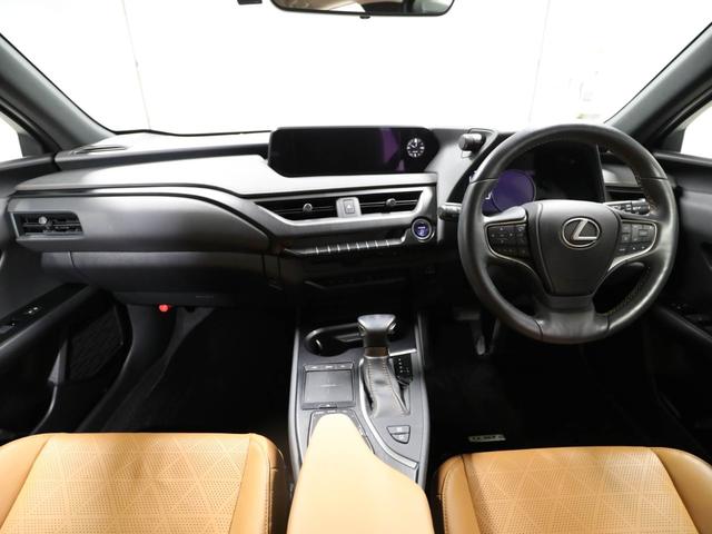 UX UX250h バージョンL CPO レクサス認定中古車 カラーヘッドアップディスプレイサイドバイザー ドアエッジプロテクター ナンバーフレーム ドライブレコーダー(純正)(18枚目)