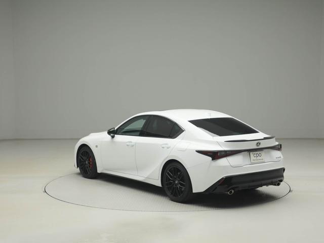 レクサス認定中古車では、レクサス専用の自動車保険も取り扱っております。ご購入後もお客様のカーライフをしっかりサポートさせて頂きます。